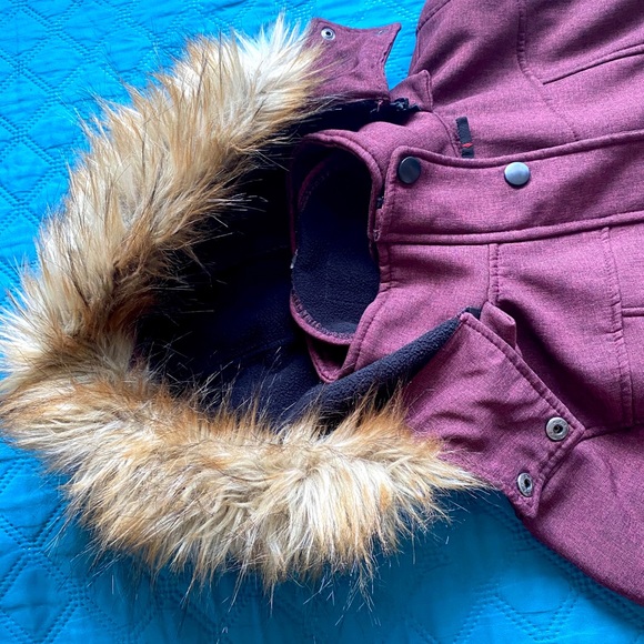 Burgundy Trench jacket with hood *medium* - Picture 8 of 12